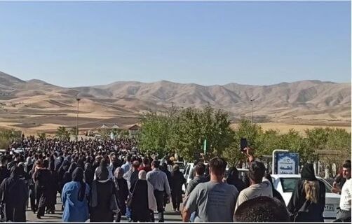 پیکر مهسا امینی به خاک سپرده شد