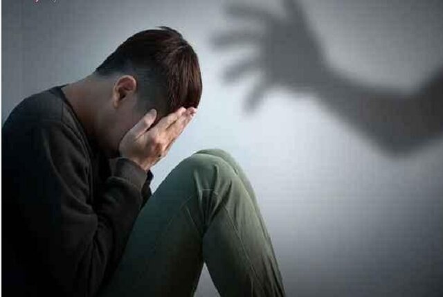 ۱۰ نشانه رفتار بزرگسالی که ریشه در تروماهای کودکی دارند